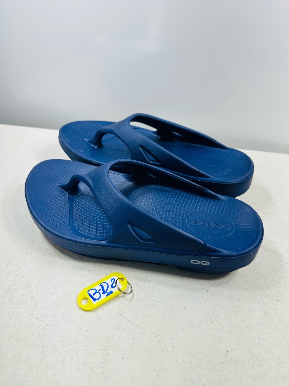 Oofos OOriginal Thong Sandals in Navy Blue size 7